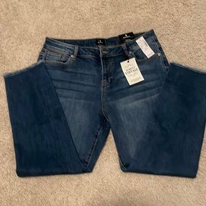 Dress barn ankle jeans size 12 petite with frayed bottoms